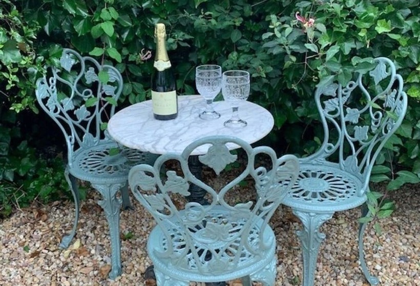 A Fairytale Thatched Highland Cottage