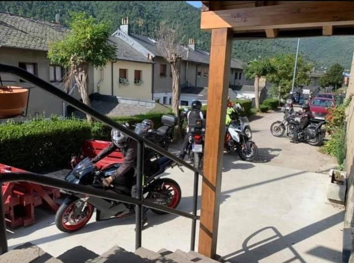 호스텔 El Cordal De Laciana