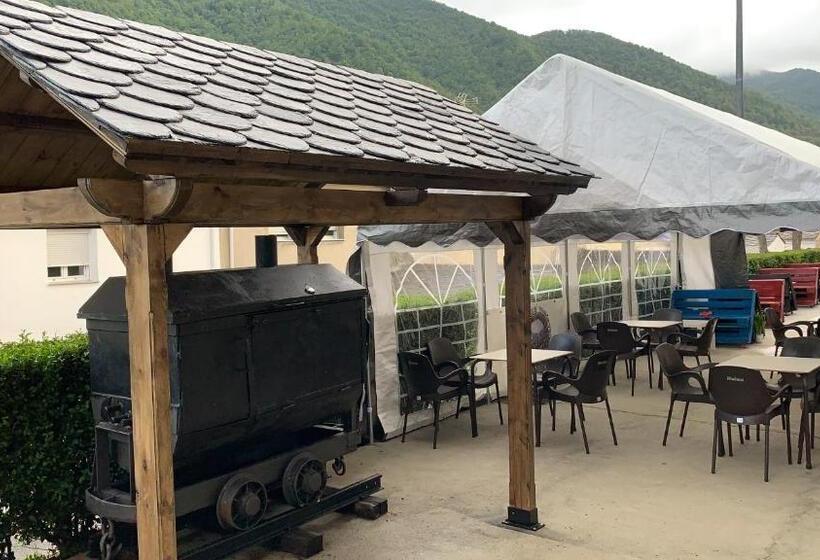 호스텔 El Cordal De Laciana