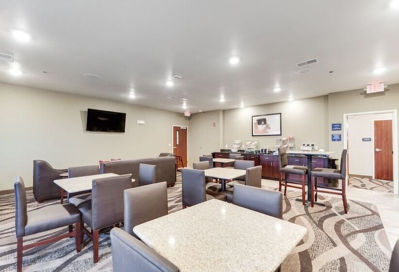 Cobblestone Hotel & Suites   Cozad