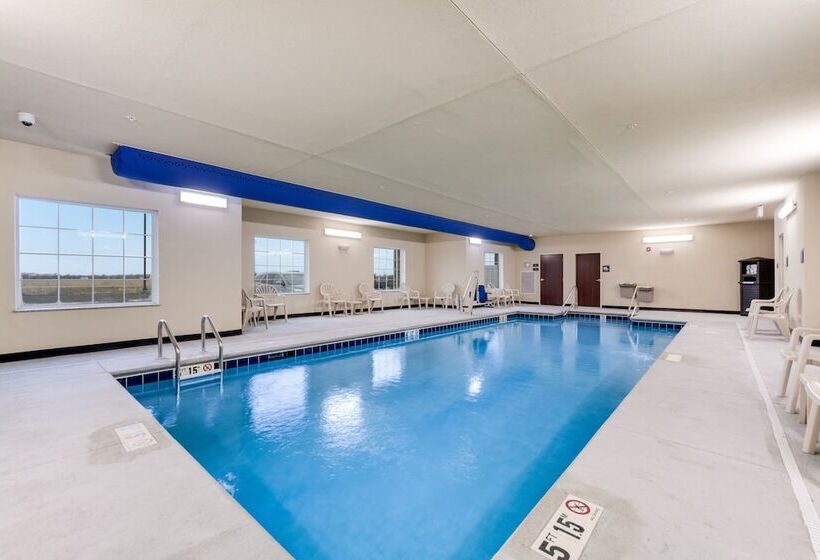 Cobblestone Hotel & Suites   Cozad