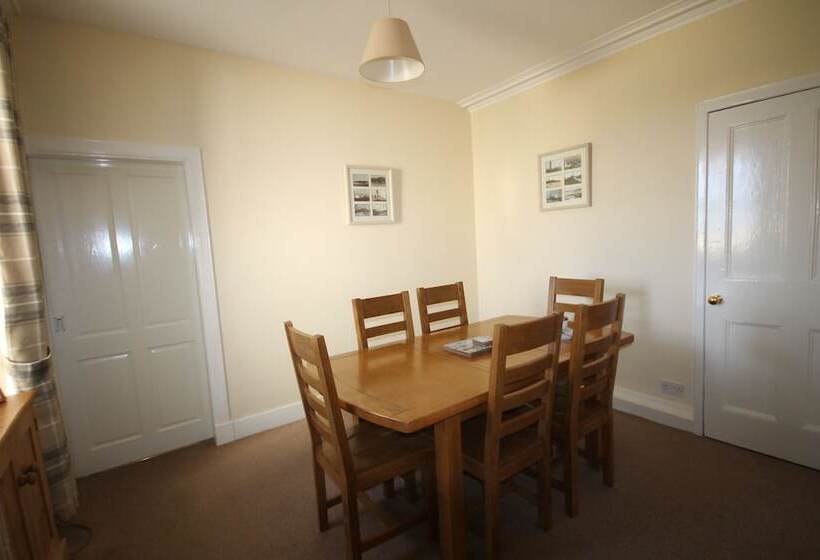 Covesea Lighthouse Cottages