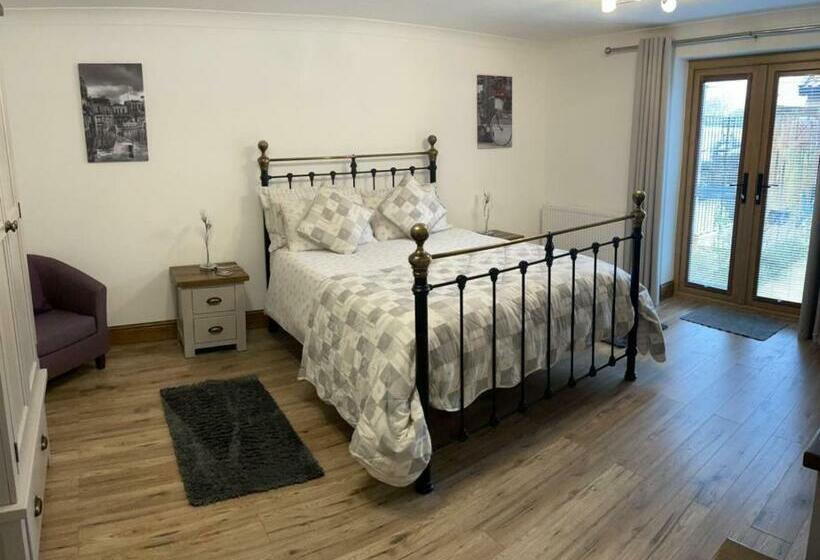 Grove Barn Bed And Breakfast