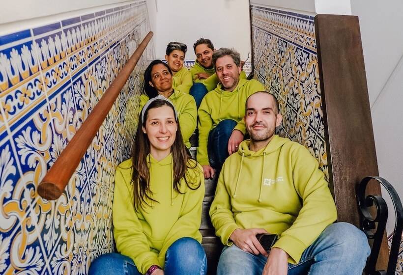 Help Yourself Hostels  Restelo