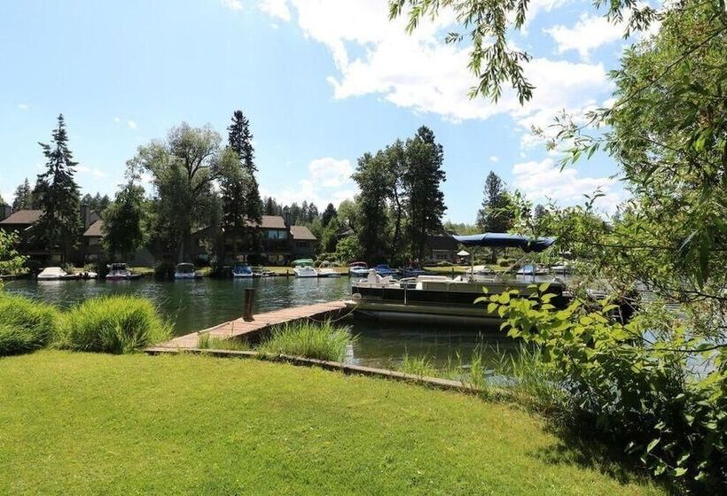 פונדק The Electric Bungalow