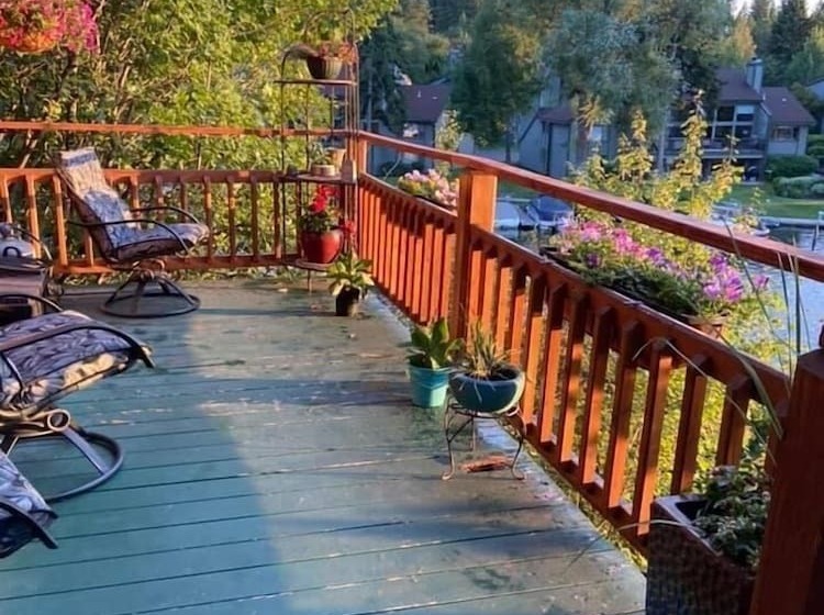 פונדק The Electric Bungalow