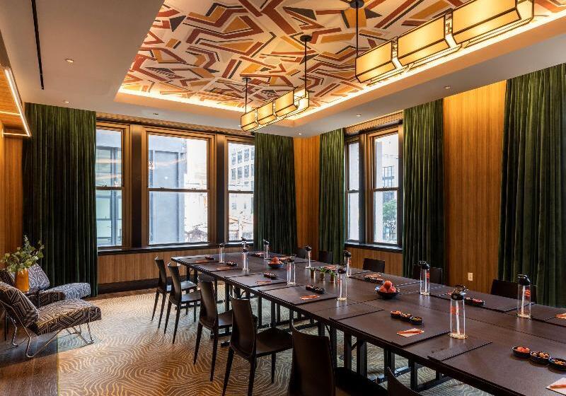 هتل Canopy By Hilton Philadelphia Center City