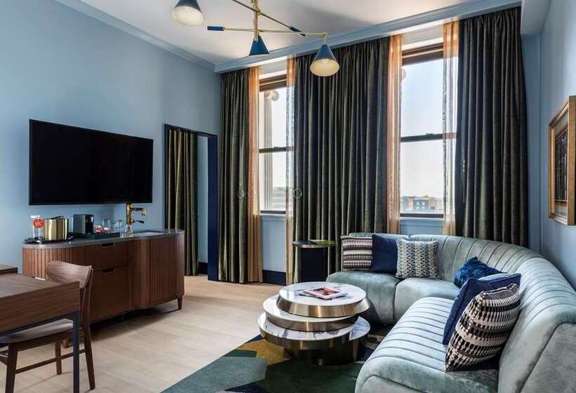 هتل Canopy By Hilton Philadelphia Center City