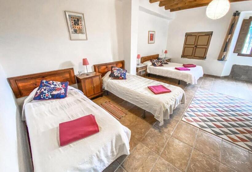호텔 Casa Rural Sant Petrus De Madrona