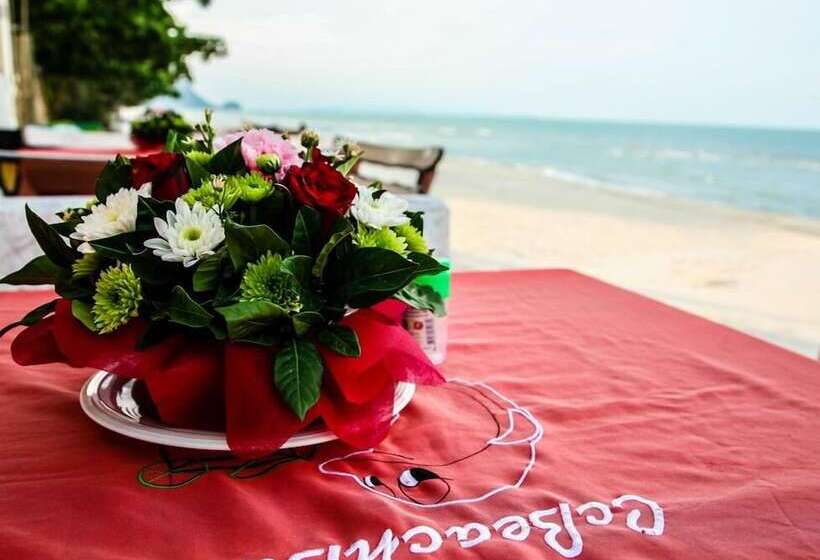 هتل Cc Beach Resort