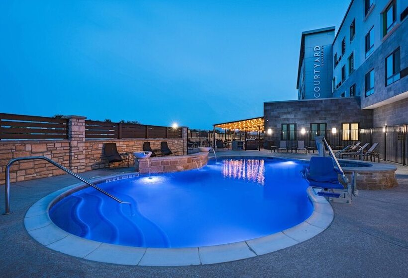 בית מלון כפרי Courtyard Dallas Grand Prairie