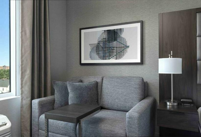 فندق Holiday Inn Express   Boston Logan Airport   Revere, An Ihg