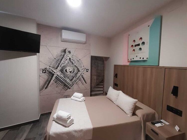 Отель Hospedium Dlj Hostal Temático Desde La Judería