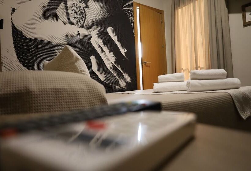 בית מלון כפרי Hospedium Dlj Hostal Temático Desde La Judería