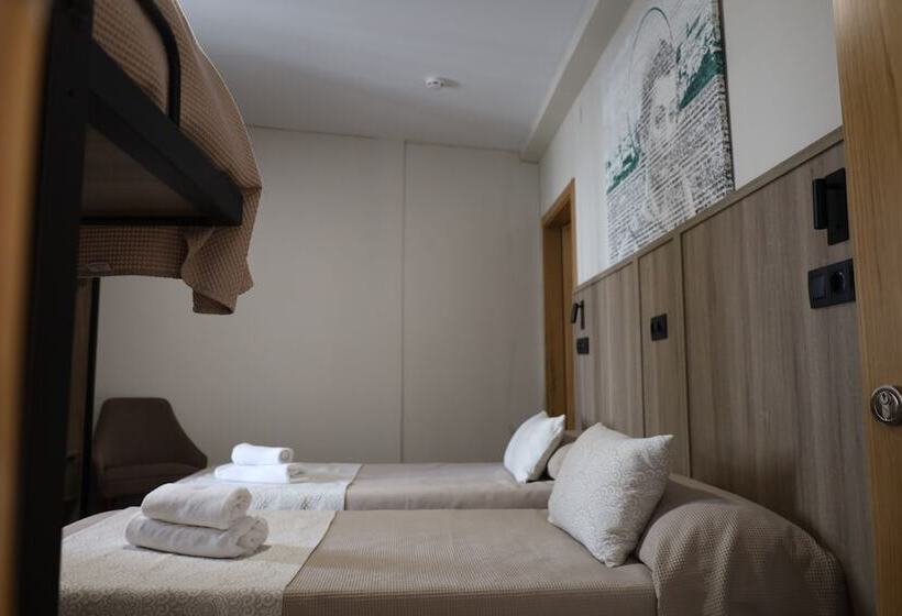 Отель Hospedium Dlj Hostal Temático Desde La Judería