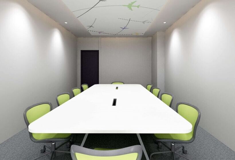 בית מלון כפרי Ibis Styles Bucharest Airport