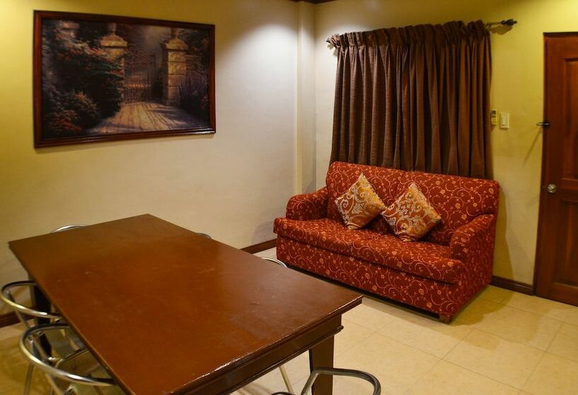 هتل Subic Waterfront Resort And