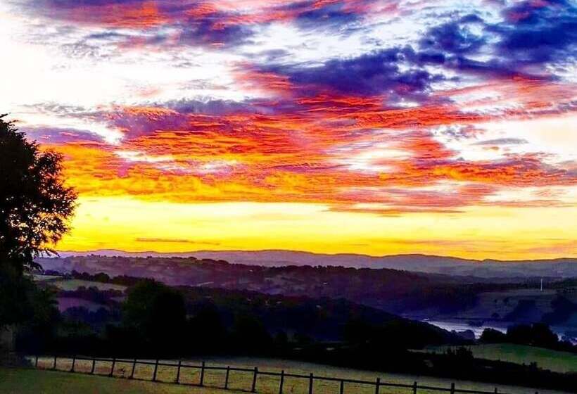 Pencastell Views Pod With Stunning Views