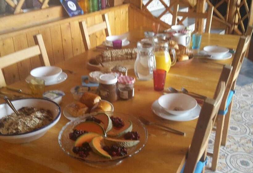 פנסיון B&b   La Portette