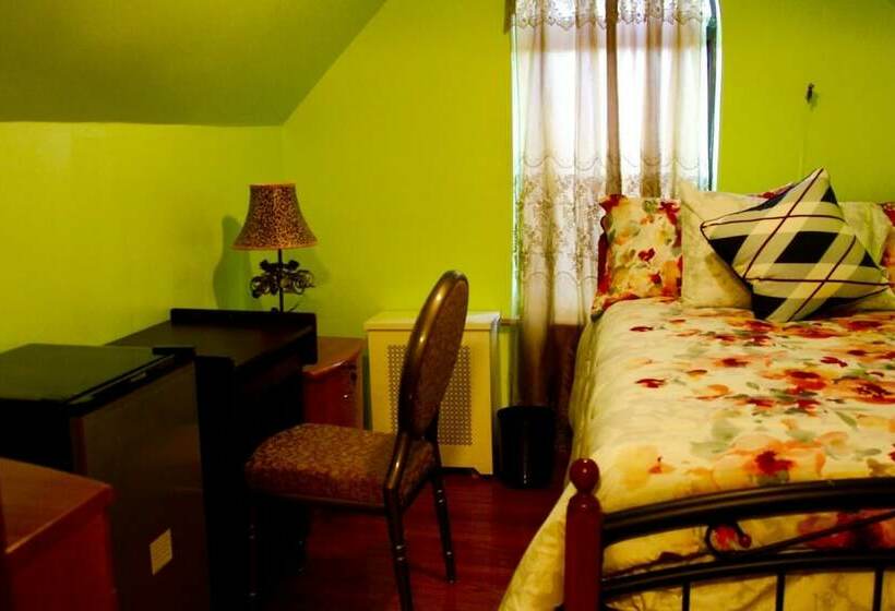 פנסיון East 42nd Mansion