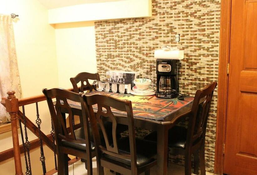 פנסיון East 42nd Mansion