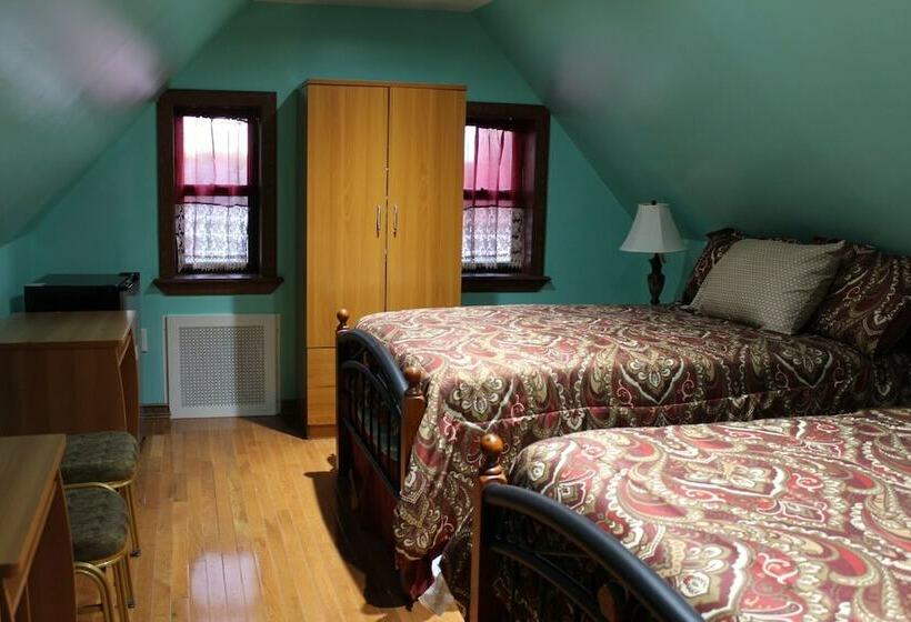 פנסיון East 42nd Mansion