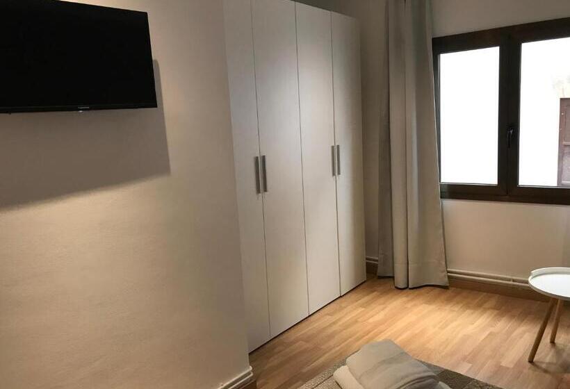 פנסיון Hostal Casiano Camarasa