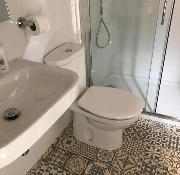 פנסיון Hostal Casiano Camarasa