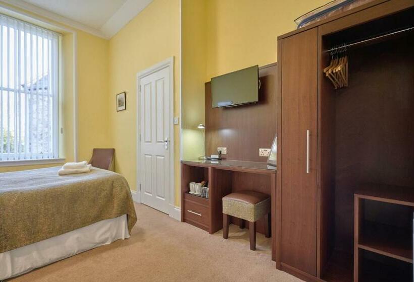 بنسيون Strathness House