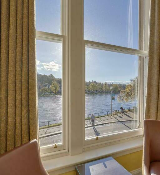 بنسيون Strathness House