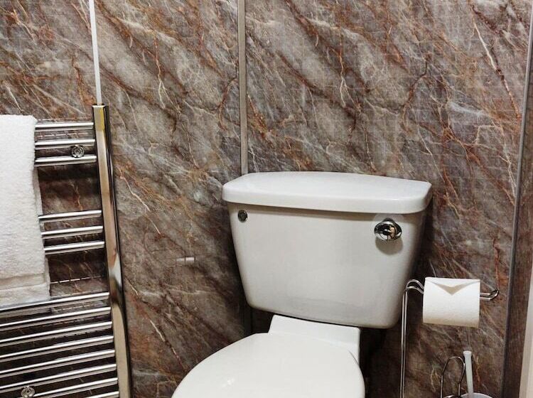 بنسيون Strathness House