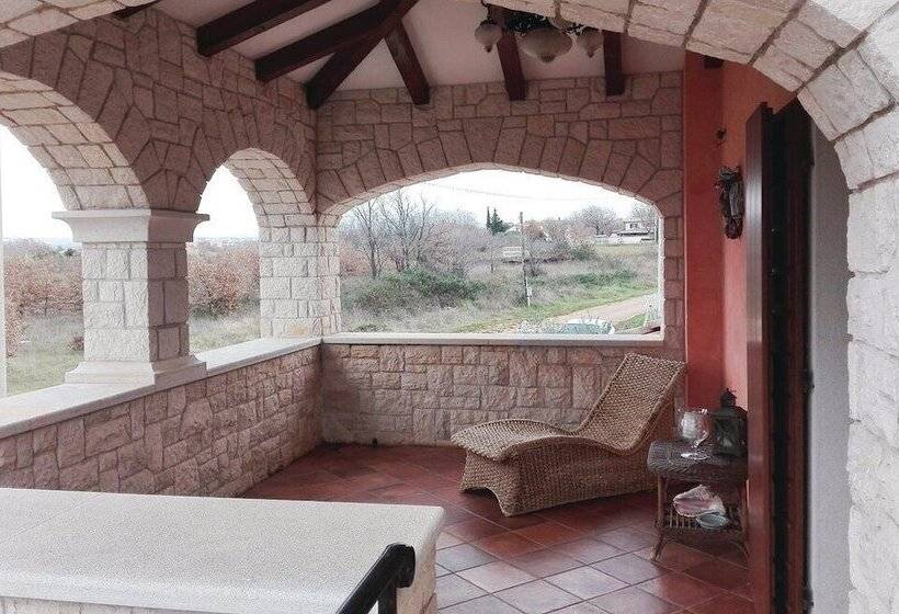 פנסיון Villa Anamarija