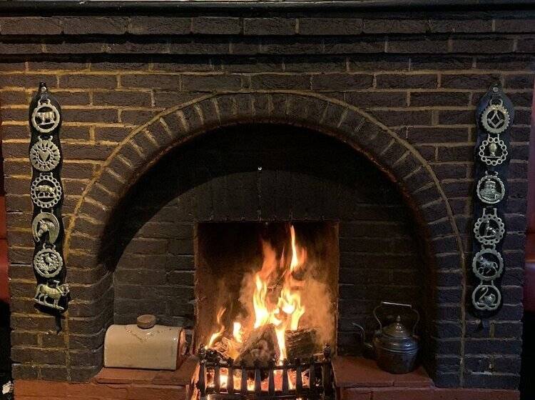 The Dog & Doublet Inn