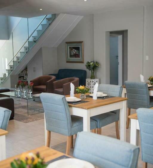 The Whale On Main B&b