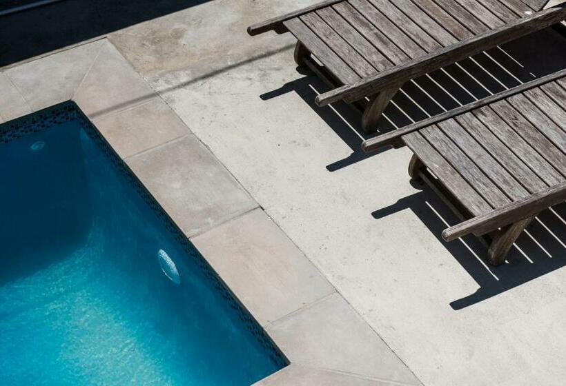 The Whale On Main B&b