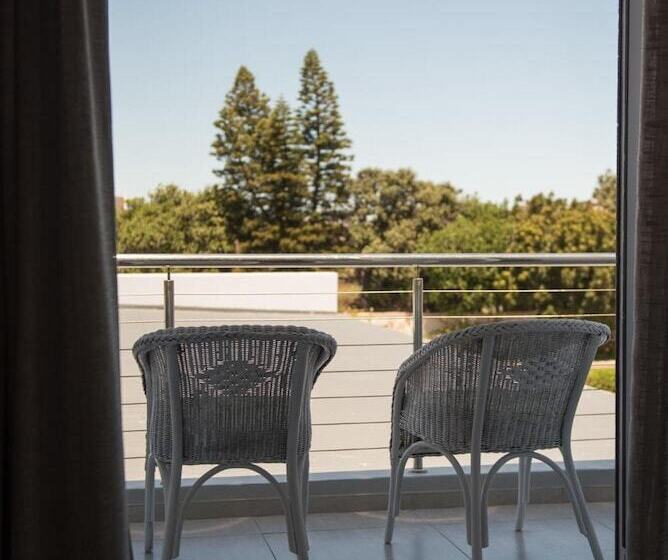 The Whale On Main B&b