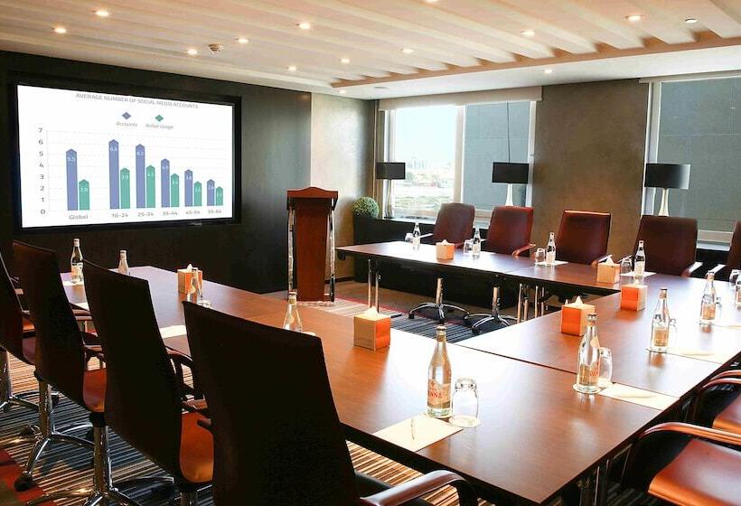 ホテル Centro Corniche Al Khobar By Rotana