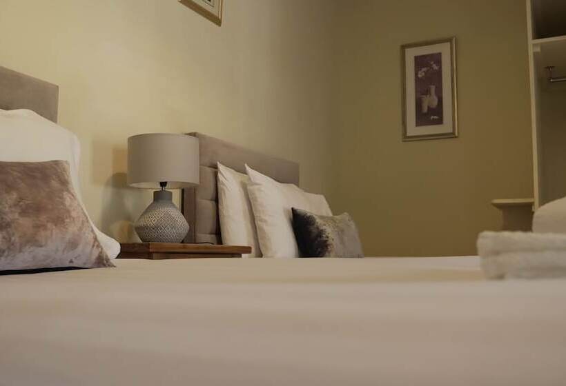 Отель Denvir S Of Downpatrick