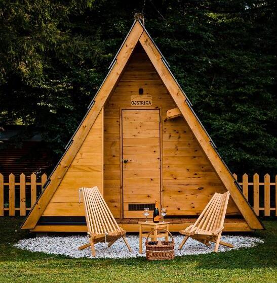 هتل Glamping Forest Edge