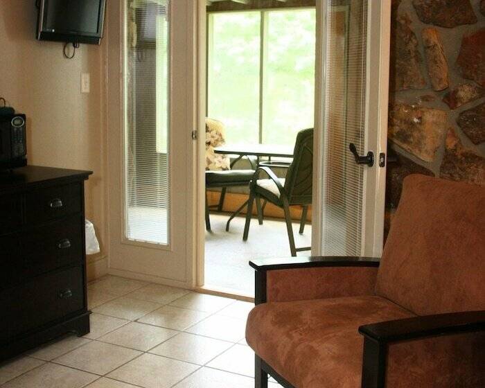 فندق Jack S White River Fishing Resort