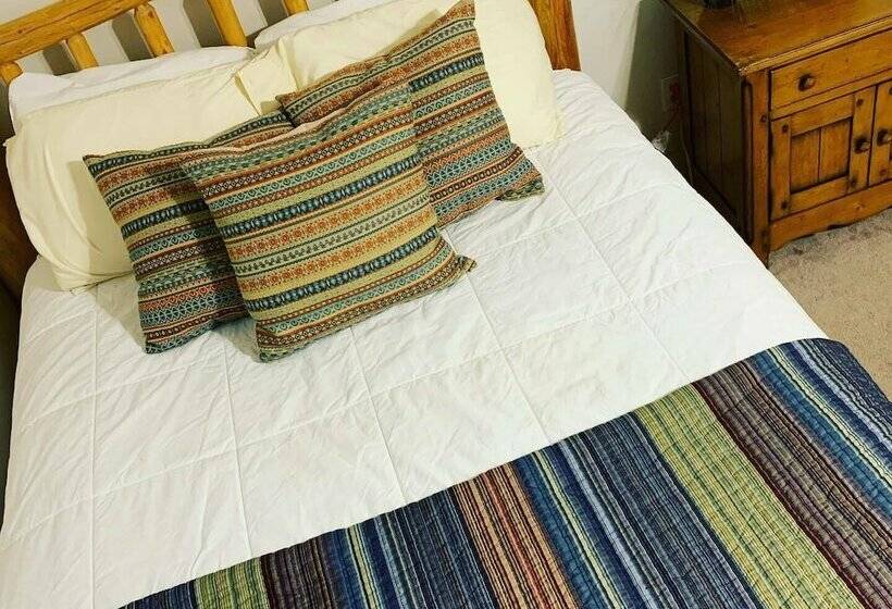 فندق Jack S White River Fishing Resort