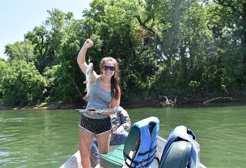 בית מלון כפרי Jack S White River Fishing Resort