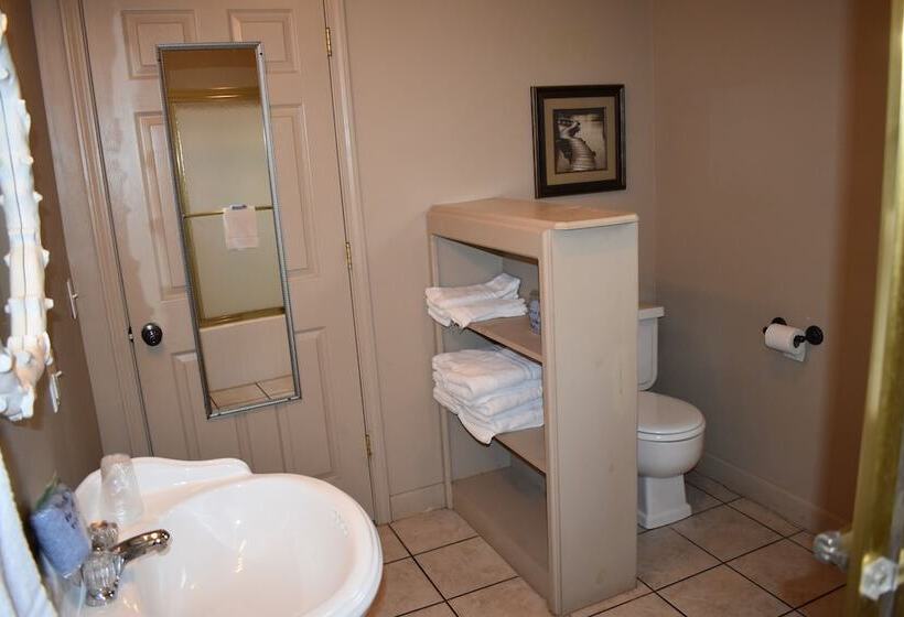 فندق Jack S White River Fishing Resort