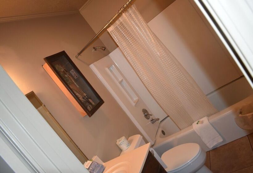 فندق Jack S White River Fishing Resort