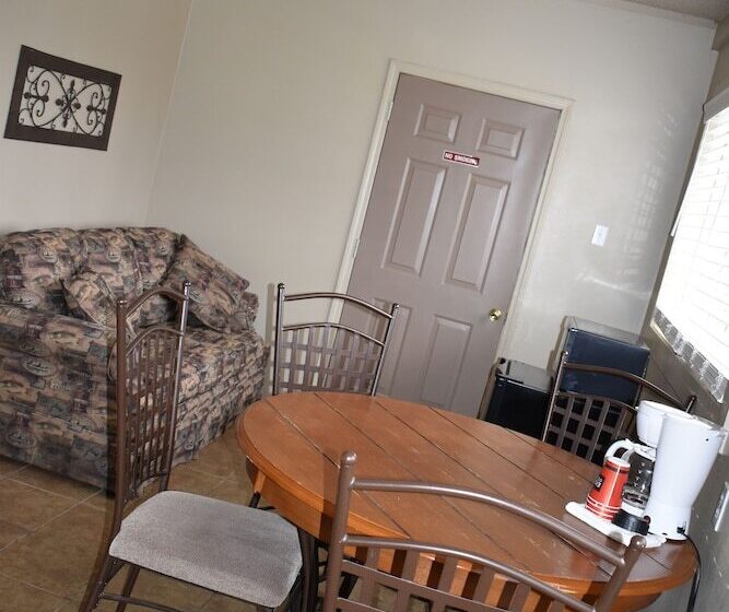 فندق Jack S White River Fishing Resort