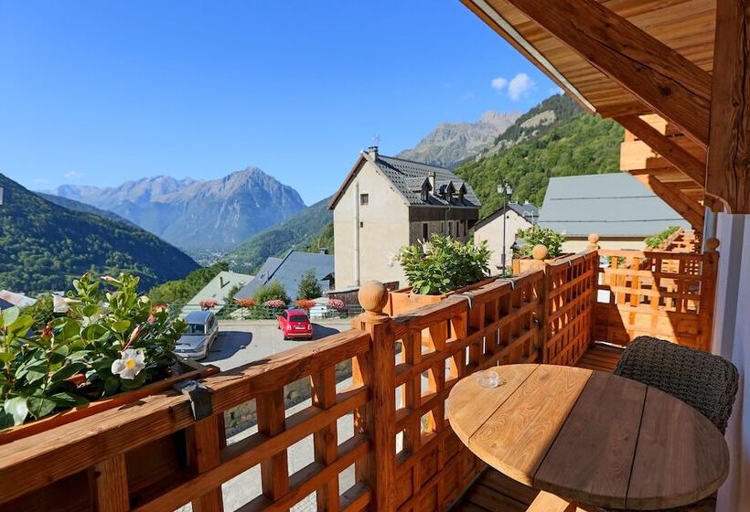 Отель Le V De Vaujany