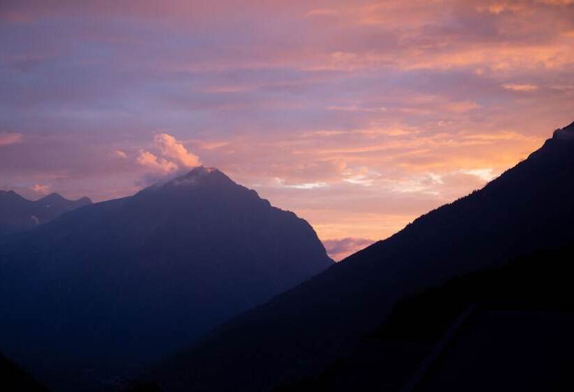 Отель Le V De Vaujany