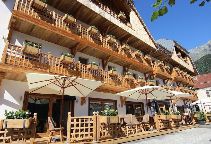 Отель Le V De Vaujany