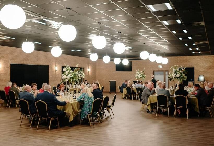 בית מלון כפרי Plaża Resort