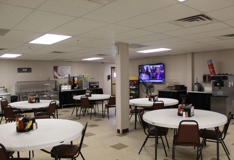 Отель Target Hospitality Kermit North Lodge